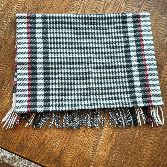 Nwot. Olsen winter scarf - Picture 1 of 3
